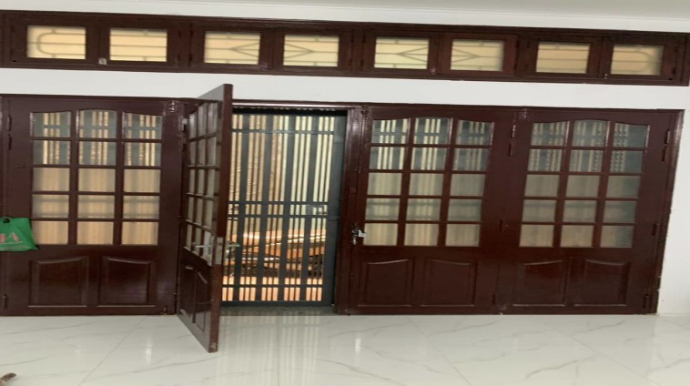 CHO THUÊ NHÀ LÀM VP CÔNG TY, Ở GĐ NGÕ QUAN NHÂN, 2.5 TẦNG, 55M2, 3 NGỦ, 2 WC, 14 TRIỆU
